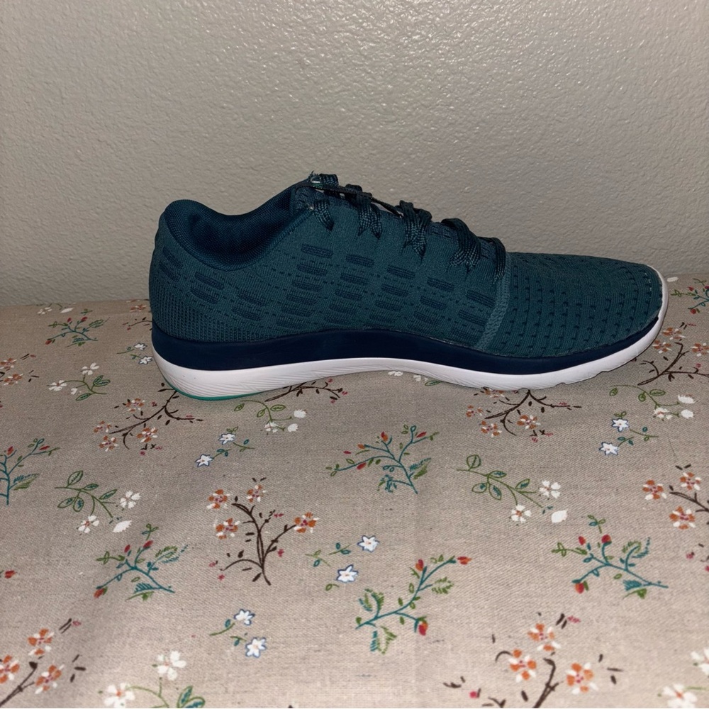 Under Armour Shoes - Picture 9 of 10